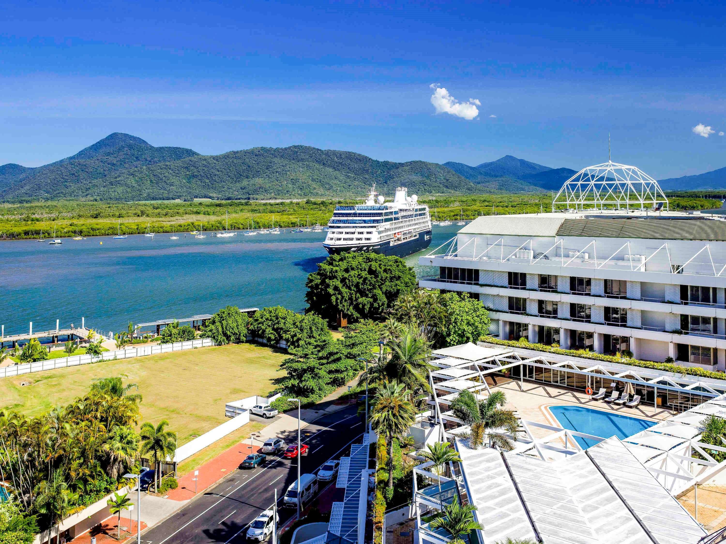 铂尔曼礁滩酒店赌场 凱恩斯 外观 照片 The Esplanade Hotel, aerial view