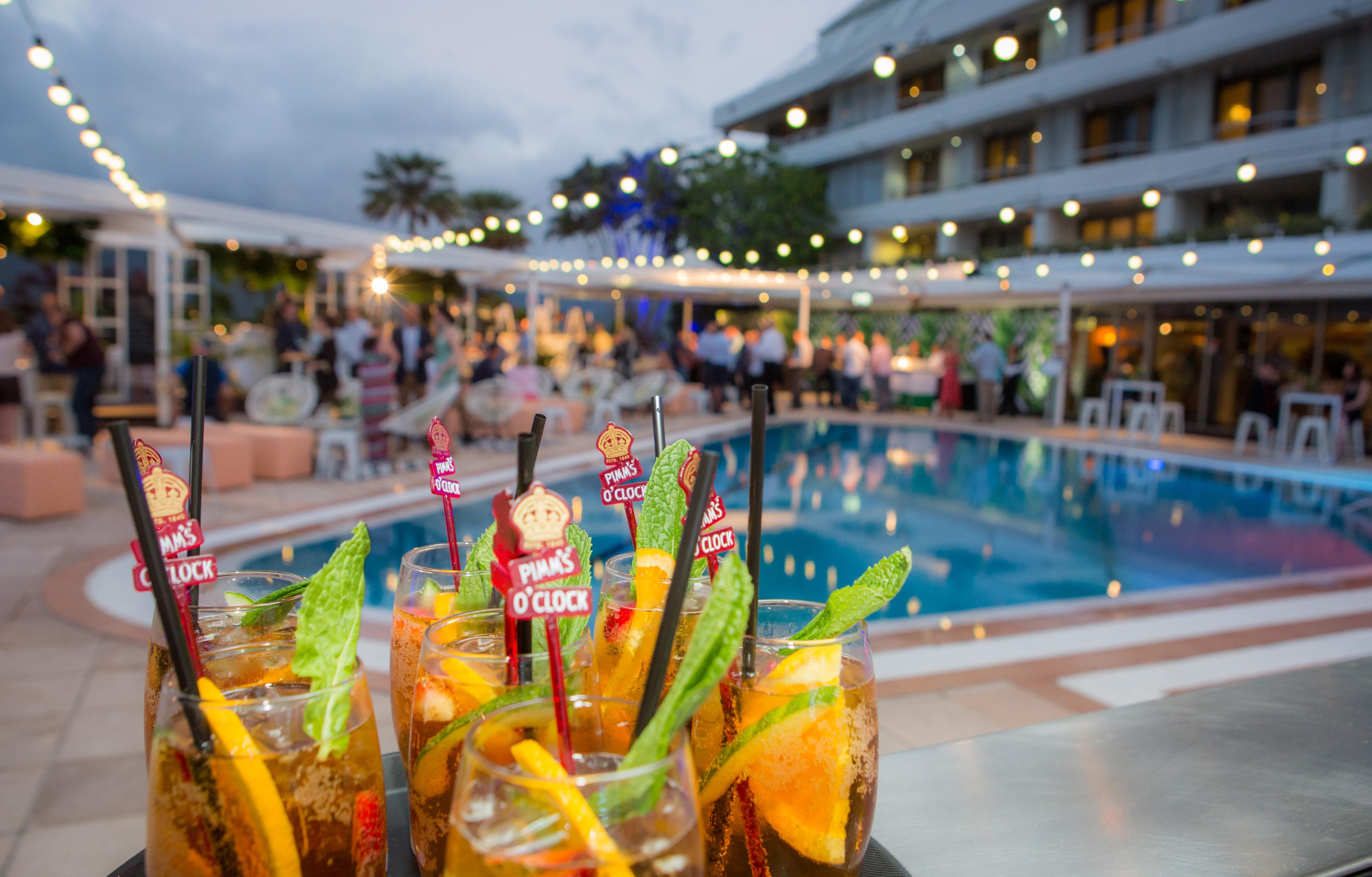 铂尔曼礁滩酒店赌场 凱恩斯 外观 照片 Pool at the Hotel